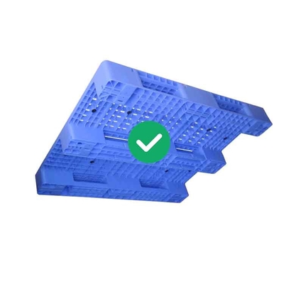 لوح بلاستيكي HDPE مريح 1300x1100 حمولة 5000 كجم معالجة مريحة