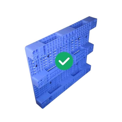 لوح بلاستيكي HDPE مريح 1300x1100 حمولة 5000 كجم معالجة مريحة